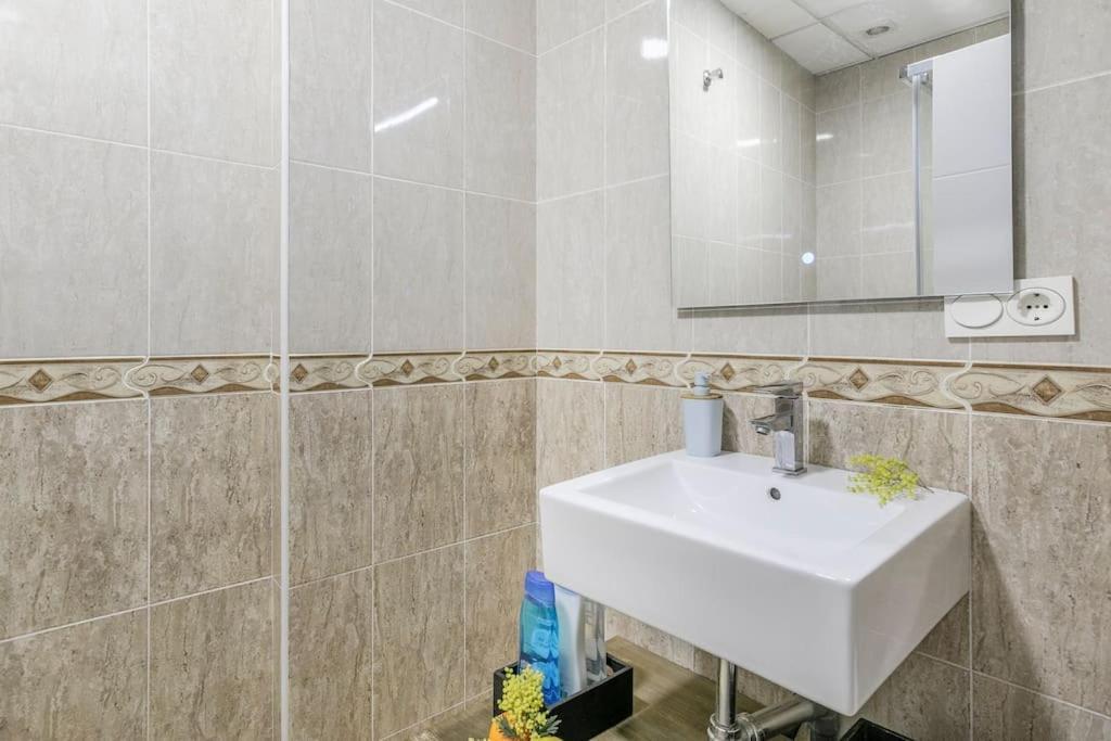Centrico Apto Cerca De La Catedral Zacatin Apartment Granada Luaran gambar